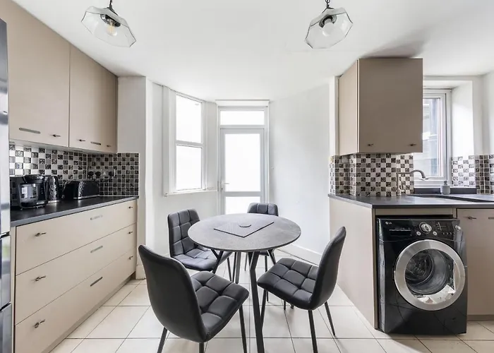 Charming 1 Bed Flat W Courtyard In Central London